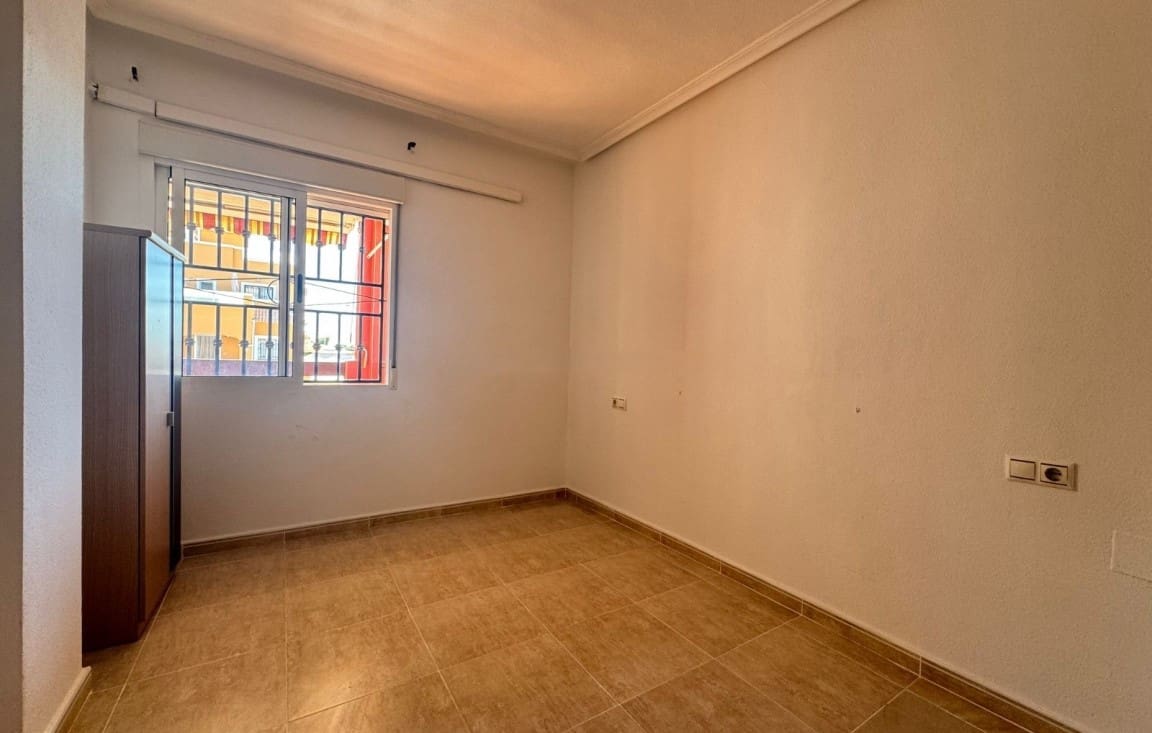 2 sypialnia Bungalow na sprzedaż w Playa Flamenca z basenem garażem - 134 999 € (Ref: 9528449)