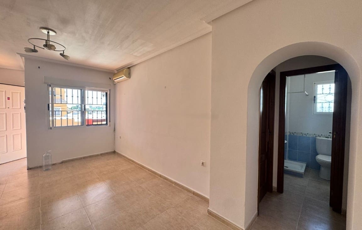 2 sypialnia Bungalow na sprzedaż w Playa Flamenca z basenem garażem - 134 999 € (Ref: 9528449)