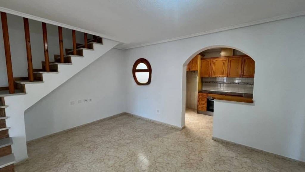 3 makuuhuone Huvila myytävänä paikassa Playa Flamenca mukana uima-altaan 
autotalli - 210 000 € (Ref: 9537358)