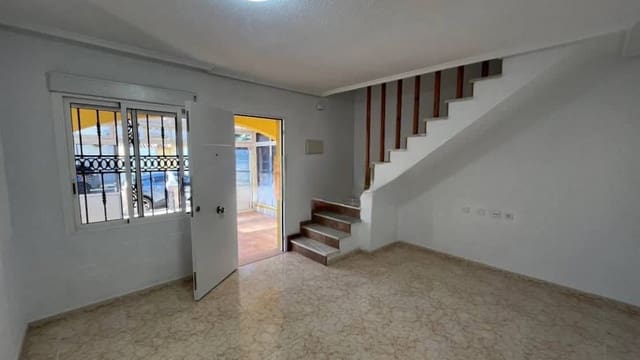 3 makuuhuone Huvila myytävänä paikassa Playa Flamenca, Orihuela mukana uima-altaan 
autotalli - 210 000 € (Ref: 9537358)