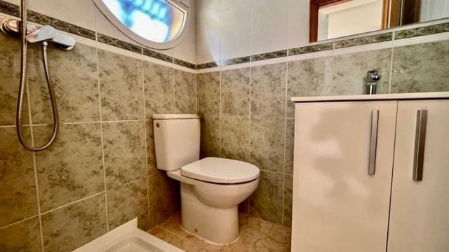 3 makuuhuone Huvila myytävänä paikassa Playa Flamenca, Orihuela mukana uima-altaan 
autotalli - 210 000 € (Ref: 9537358)