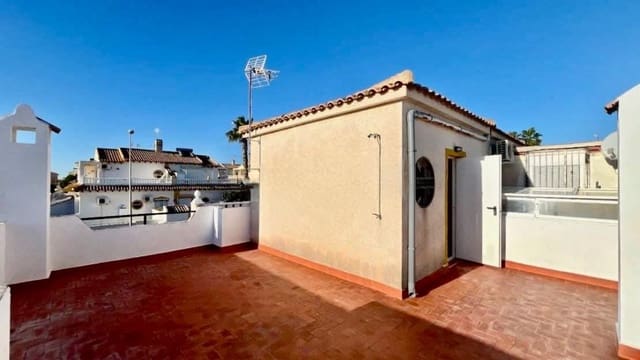 3 makuuhuone Huvila myytävänä paikassa Playa Flamenca, Orihuela mukana uima-altaan 
autotalli - 210 000 € (Ref: 9537358)