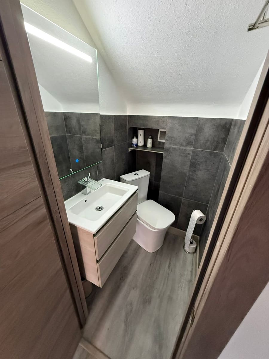 3 makuuhuone Huvila myytävänä paikassa Playa Flamenca mukana uima-altaan 
autotalli - 399 000 € (Ref: 9572141)