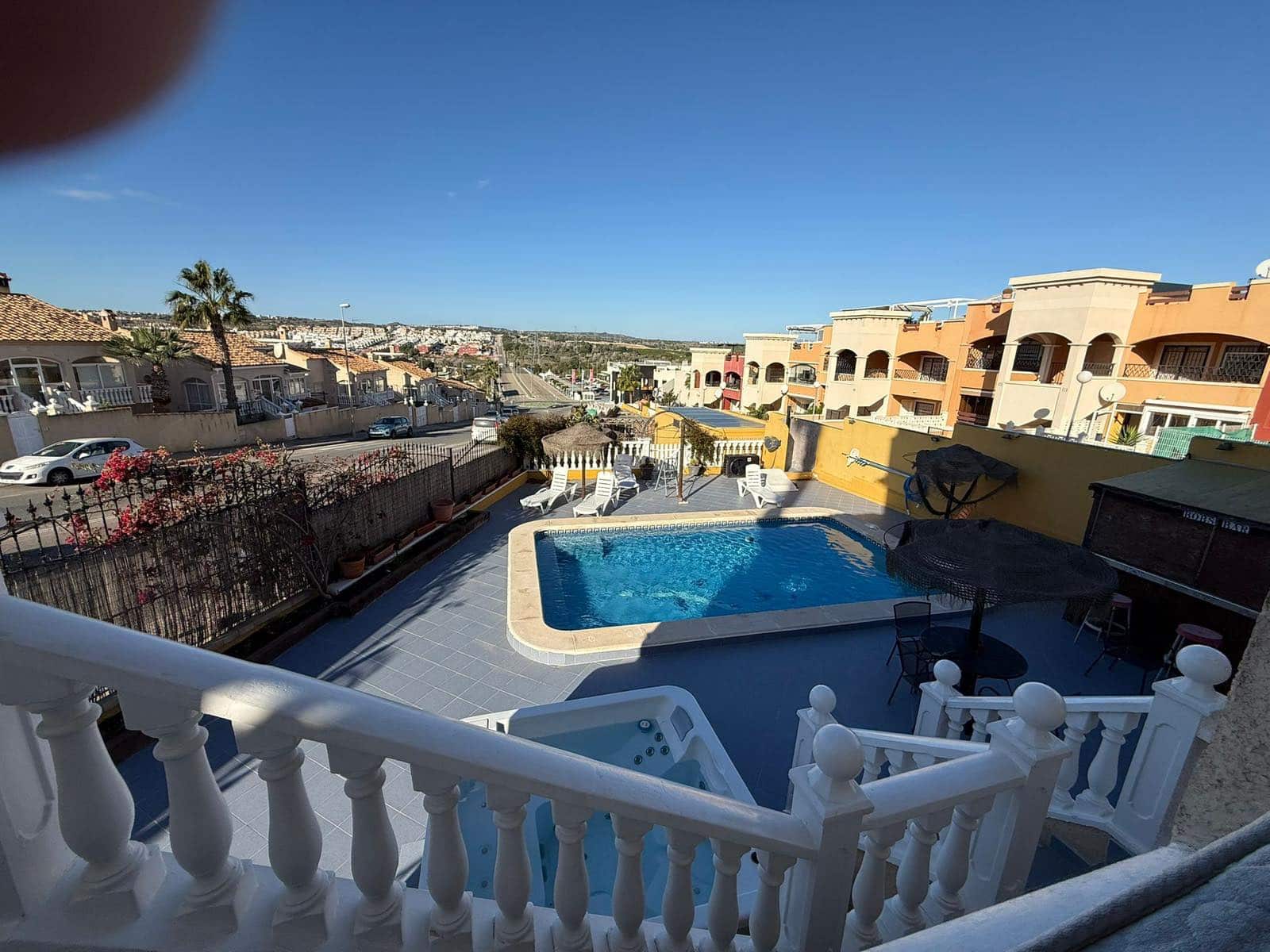 3 makuuhuone Huvila myytävänä paikassa Playa Flamenca mukana uima-altaan 
autotalli - 399 000 € (Ref: 9572141)