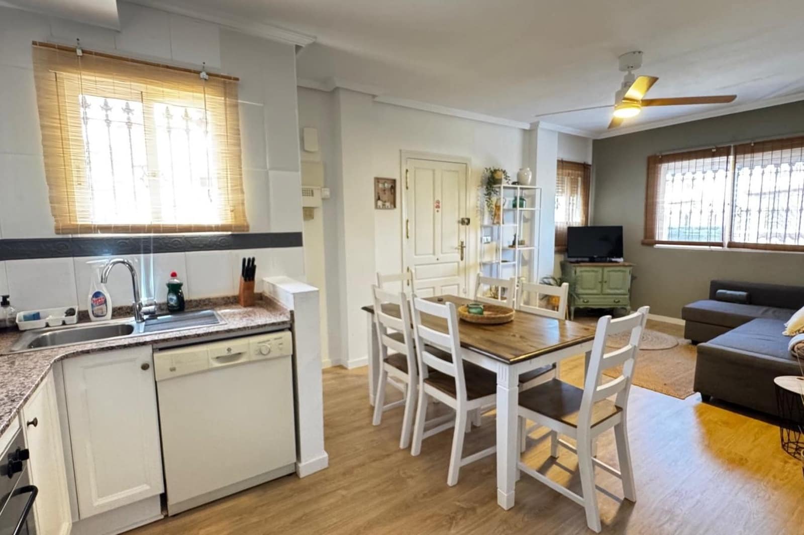 3 makuuhuone Huvila myytävänä paikassa Villamartin mukana uima-altaan - 249 900 € (Ref: 9580080)