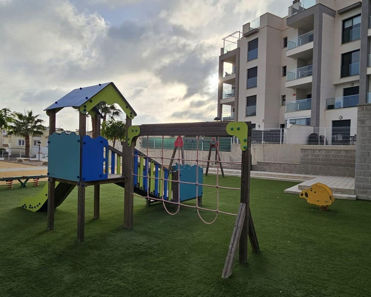 2 quarto Apartamento para venda em Villamartin com piscina garagem - 210 000 € (Ref: 9584630)