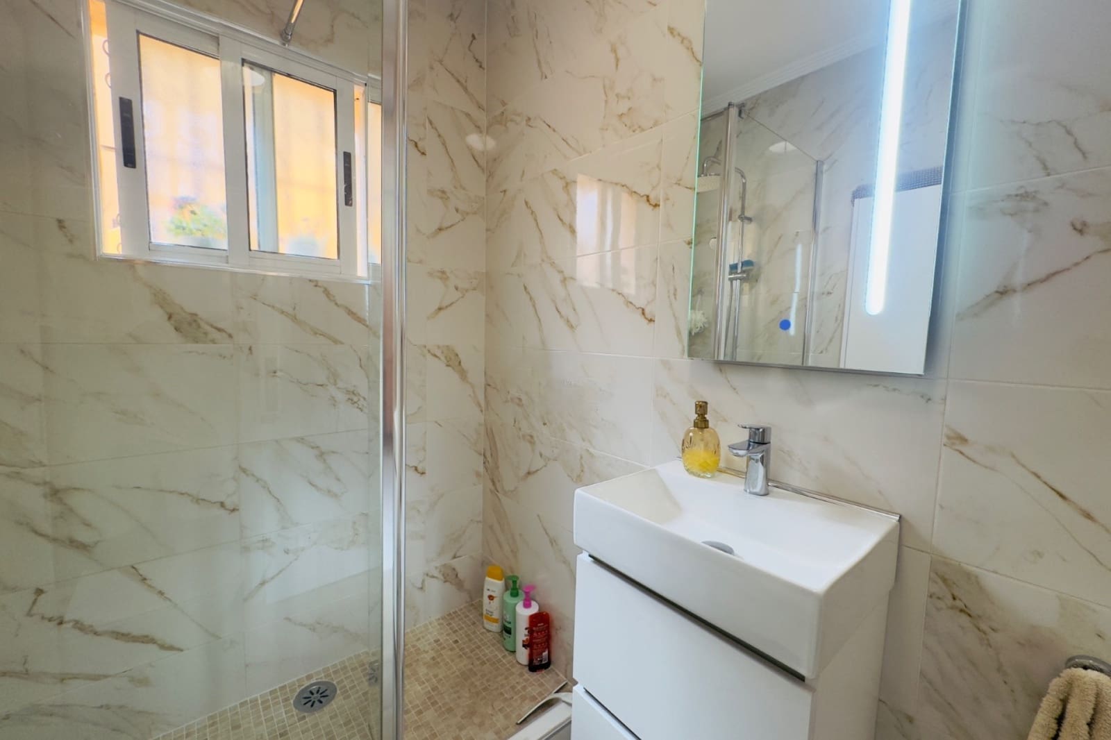 2 bedroom Villa for sale in Playa Flamenca with pool - € 219,900 (Ref: 9622938)