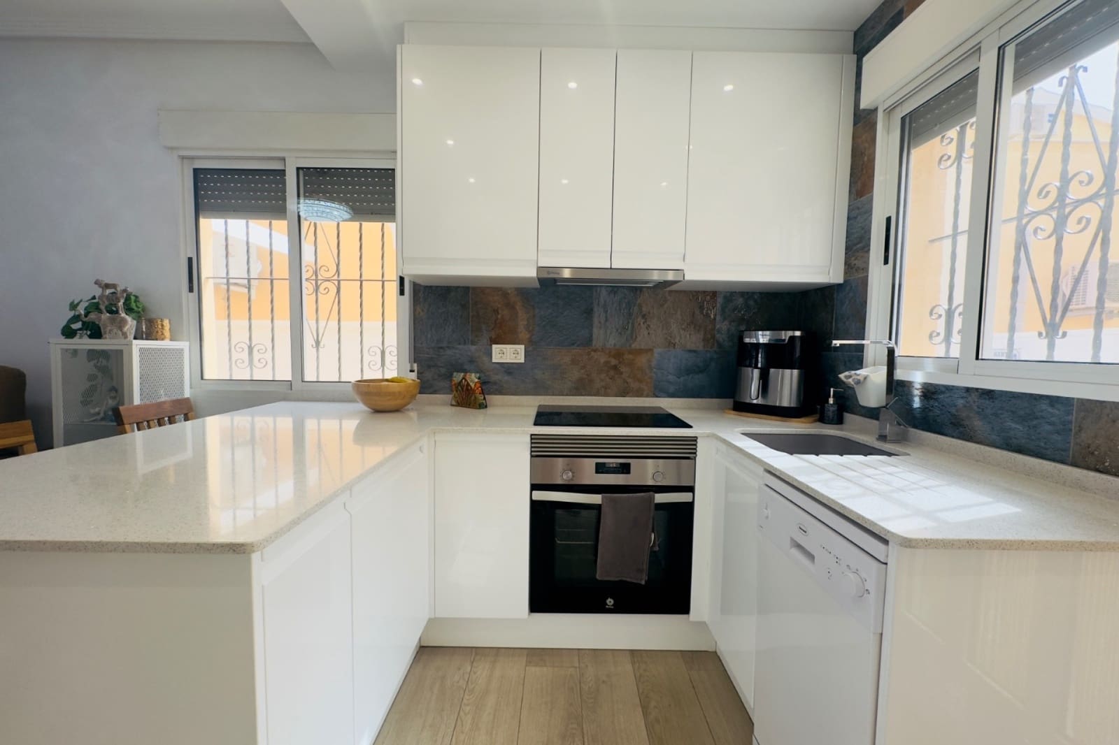 2 bedroom Villa for sale in Playa Flamenca with pool - € 219,900 (Ref: 9622938)