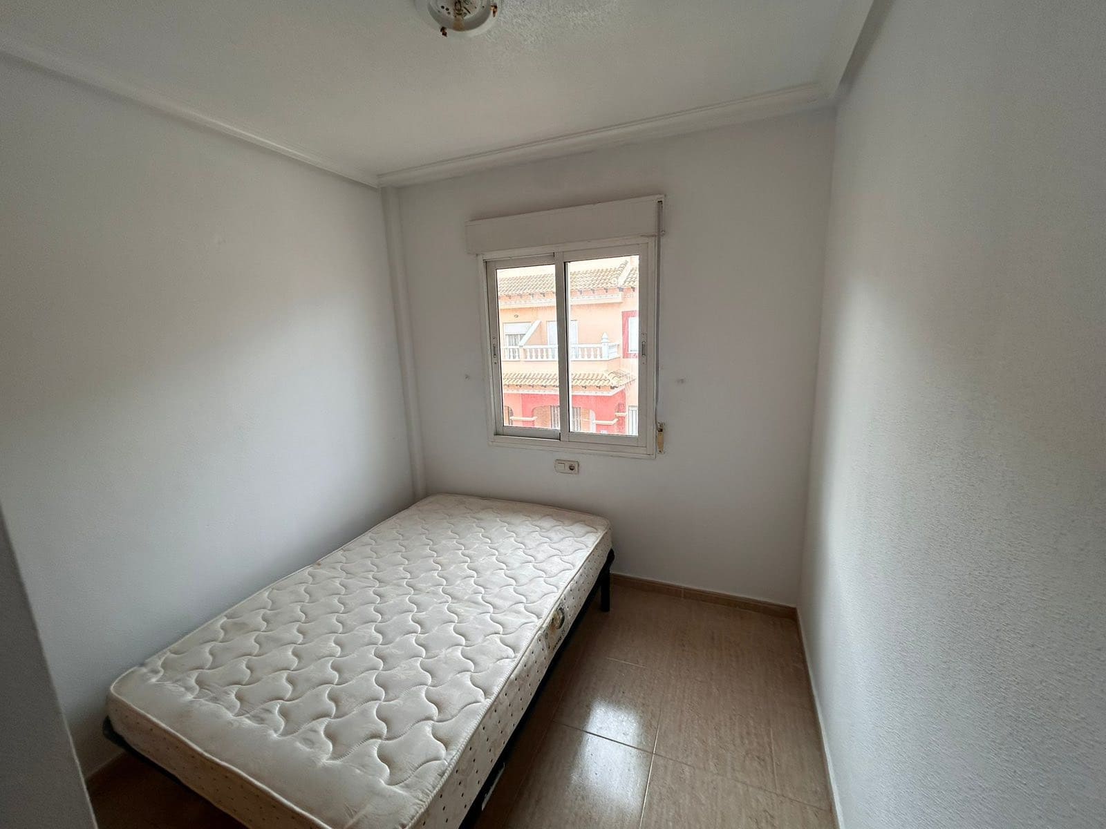 2 slaapkamer Villa te koop in Torrevieja met zwembad - € 129.990 (Ref: 9641025)