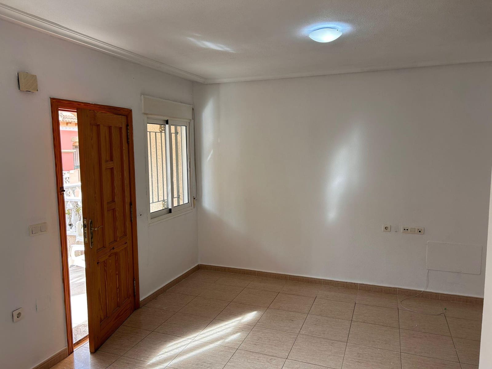 2 slaapkamer Villa te koop in Torrevieja met zwembad - € 129.990 (Ref: 9641025)