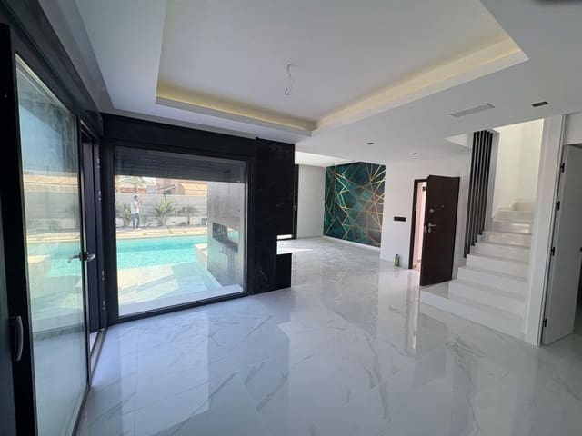 3 bedroom Villa for sale in El Chaparral - La Siesta - La Torreta, Torrevieja with pool garage - € 695,000 (Ref: 9650443)