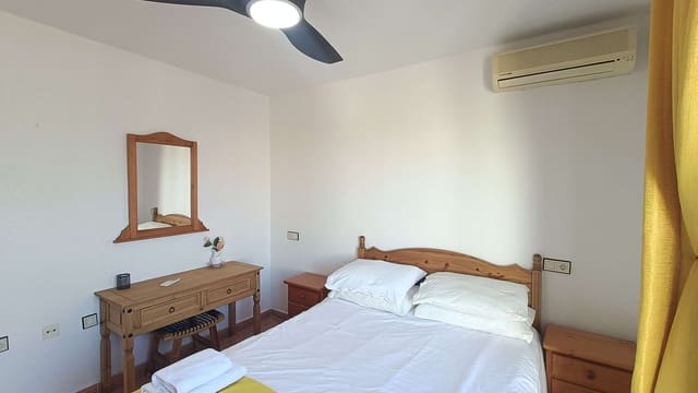 3 makuuhuone Huvila myytävänä paikassa Playa Flamenca, Orihuela mukana uima-altaan 
autotalli - 214 995 € (Ref: 9669134)