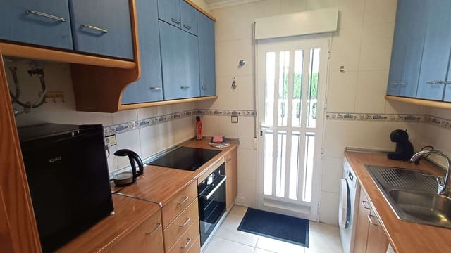 3 makuuhuone Huvila myytävänä paikassa Playa Flamenca, Orihuela mukana uima-altaan 
autotalli - 214 995 € (Ref: 9669134)