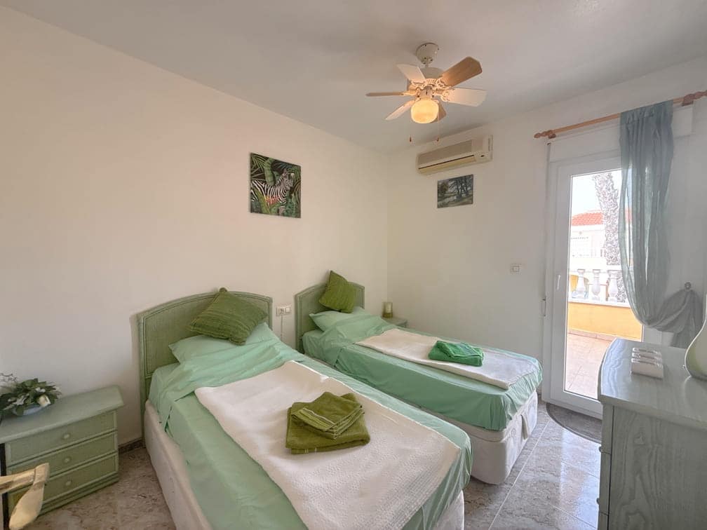 3 soverom Villa til salgs i La Zenia med svømmebasseng garasje - € 229 950 (Ref: 9669135)