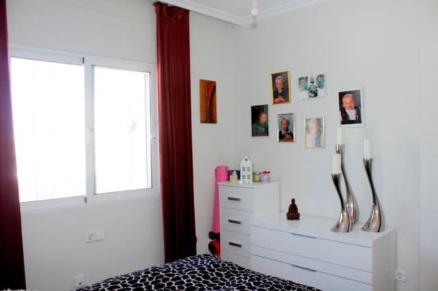 3 Zimmer Villa zu verkaufen in Playa Flamenca, Orihuela mit Pool Garage - 239.000 € (Ref: 9684033)