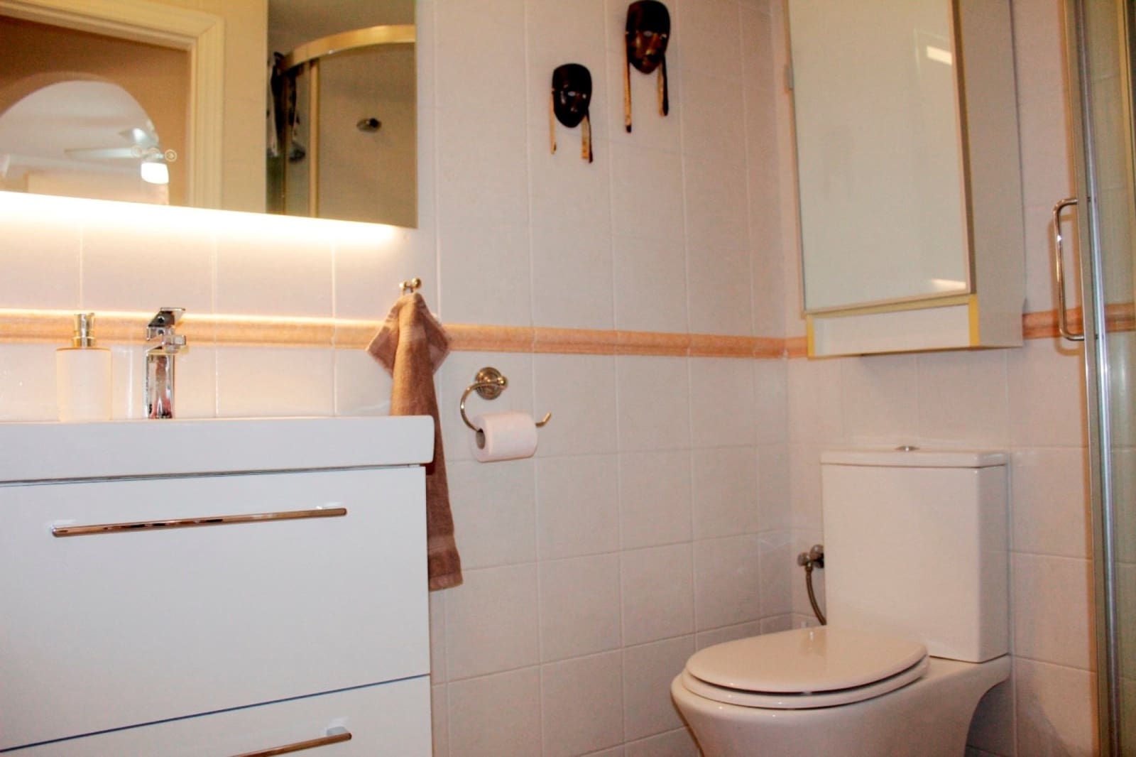 Chalet de 3 habitaciones en Playa Flamenca en venta con piscina garaje - 239.000 € (Ref: 9684033)