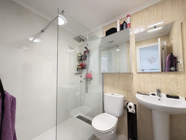 Apartamento de 2 habitaciones en Villamartin, Orihuela en venta con piscina - 159.995 € (Ref: 9691425)