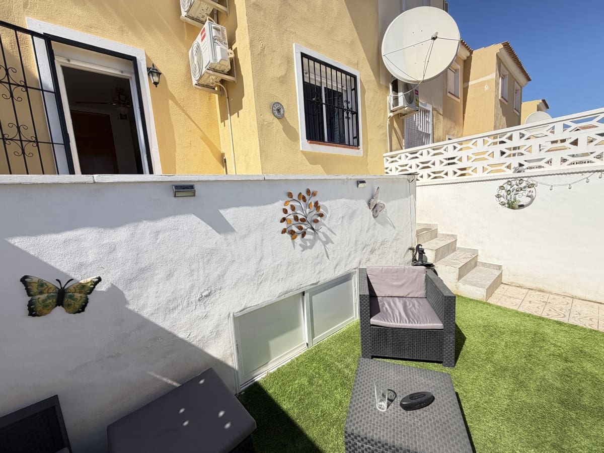 2 bedroom Apartment for sale in Villamartin with pool - € 159,995 (Ref: 9691425)