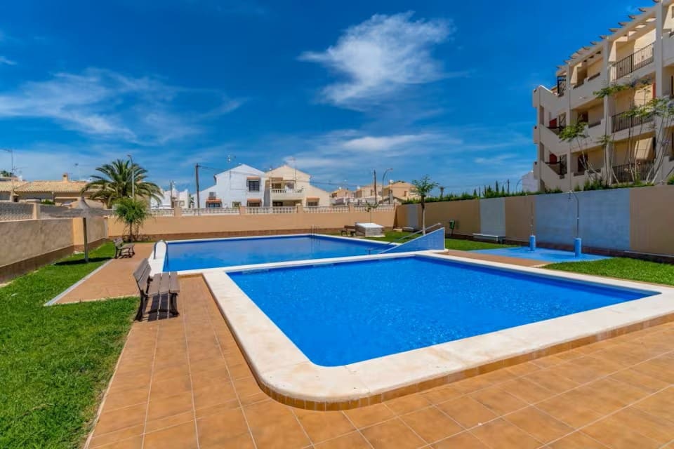 4 soverom Bungalow til salgs i Playa Flamenca med svømmebasseng - € 189 000 (Ref: 9700084)