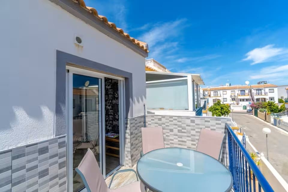 4 soverom Bungalow til salgs i Playa Flamenca med svømmebasseng - € 189 000 (Ref: 9700084)