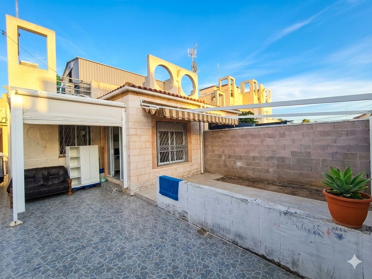 1 slaapkamer Villa te koop in Torrevieja - € 108.000 (Ref: 9705126)