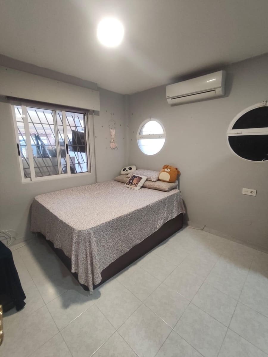 1 slaapkamer Villa te koop in Torrevieja - € 108.000 (Ref: 9705126)