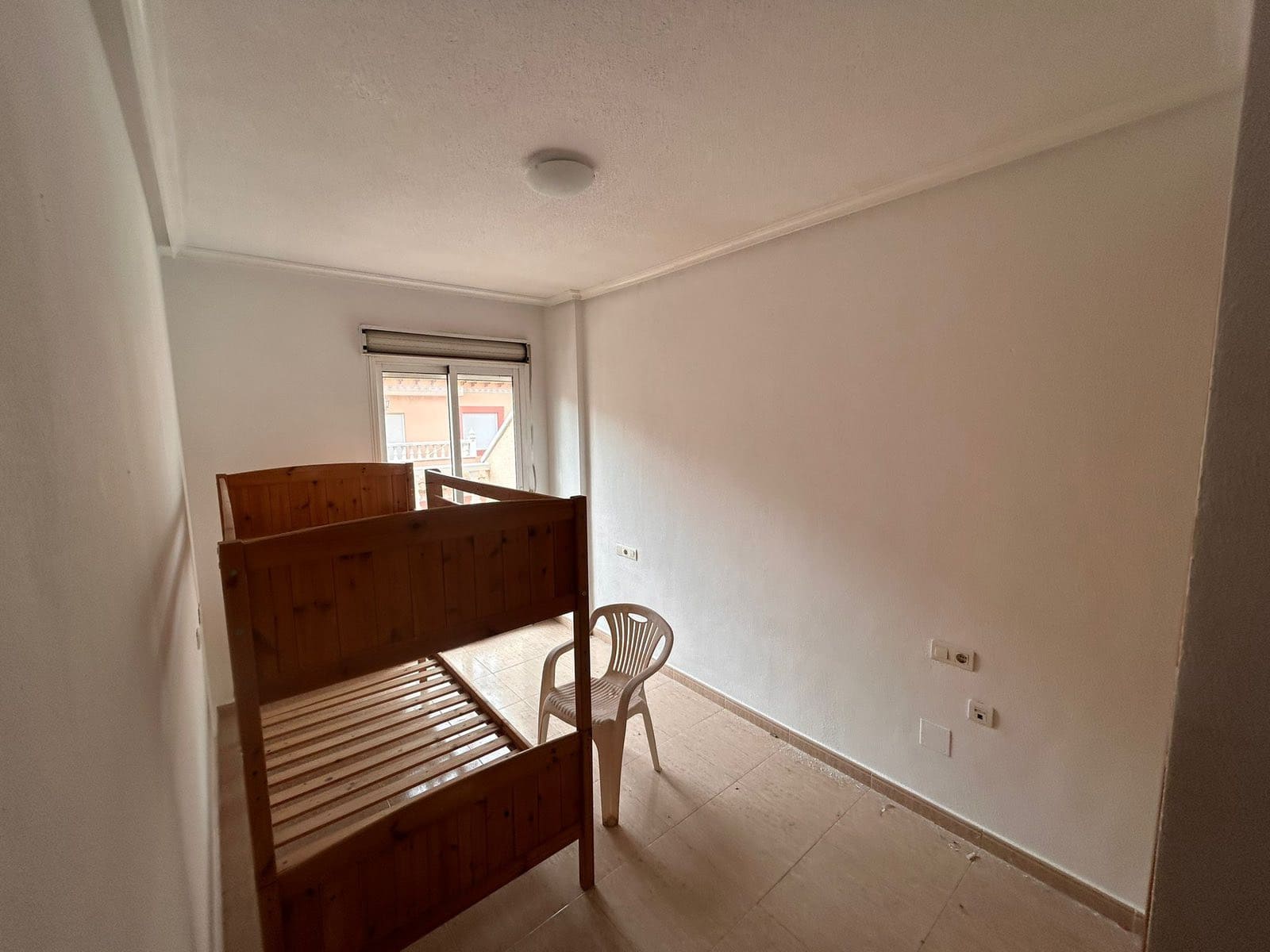 2 soveværelse Villa til salg i Torrevieja med swimmingpool - € 129.900 (Ref: 9707952)