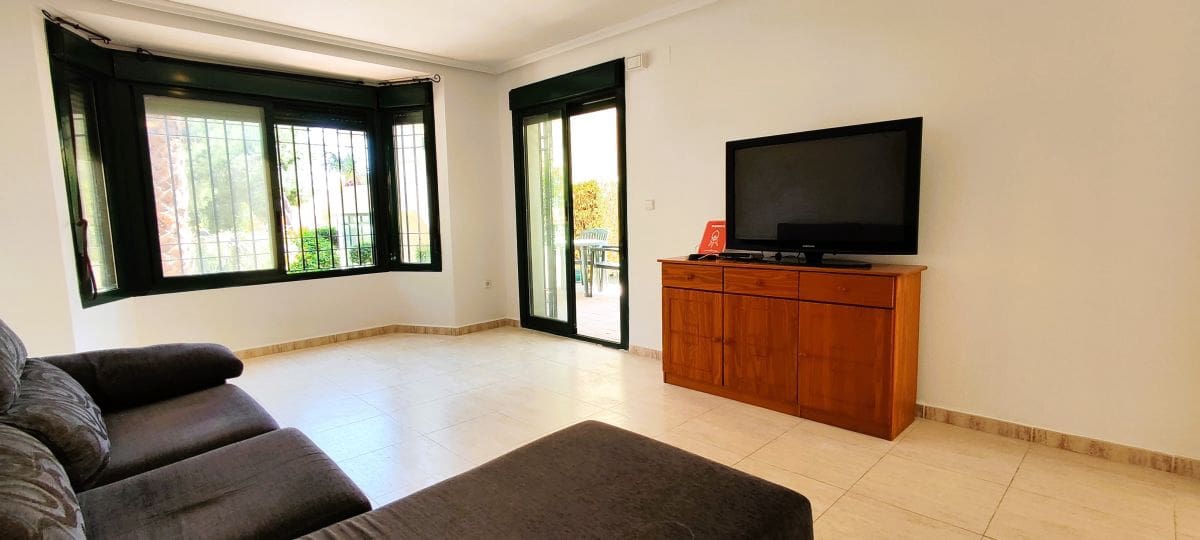 2 bedroom Bungalow for sale in Villamartin with pool garage - € 169,000 (Ref: 9730819)