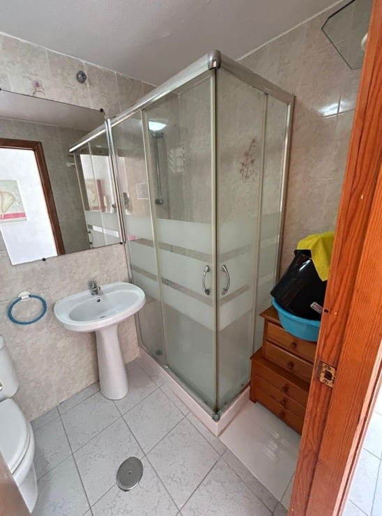 Leilighet til salgs i Torrevieja med svømmebasseng - € 93 000 (Ref: 9733393)