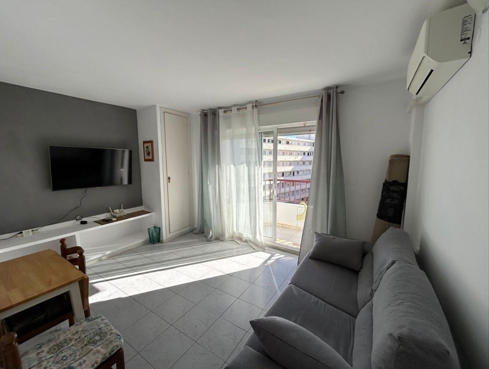 Leilighet til salgs i Torrevieja med svømmebasseng - € 93 000 (Ref: 9733393)