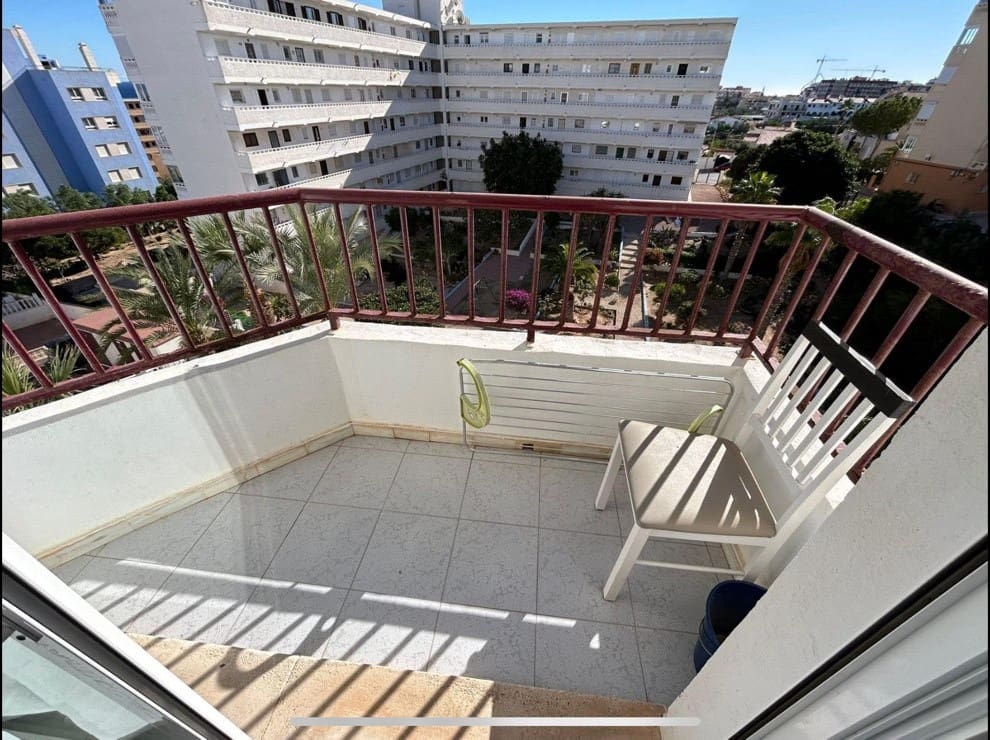 Leilighet til salgs i Torrevieja med svømmebasseng - € 93 000 (Ref: 9733393)
