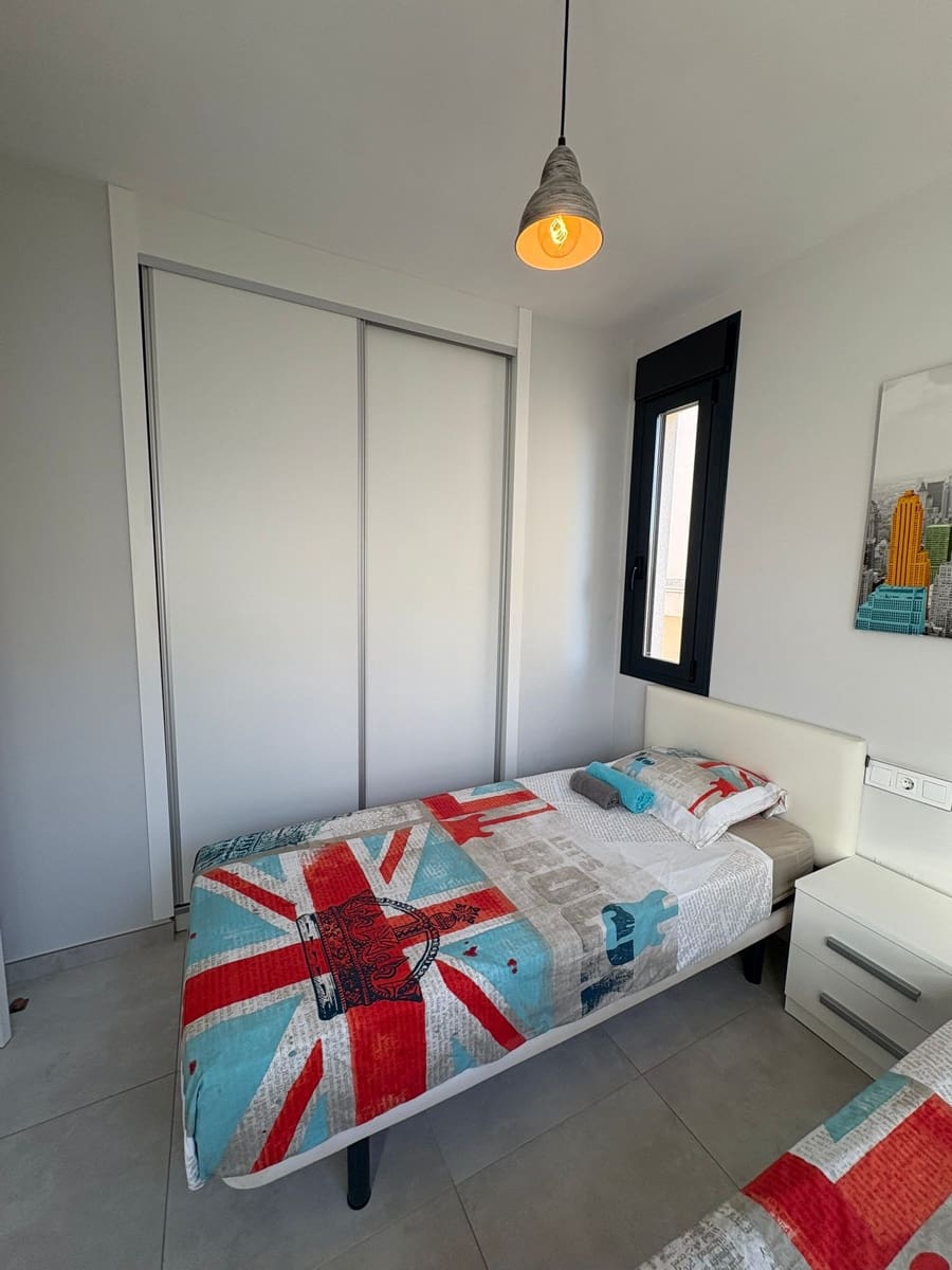 Chalet de 4 habitaciones en Villamartin en venta con piscina garaje - 399.000 € (Ref: 9733906)