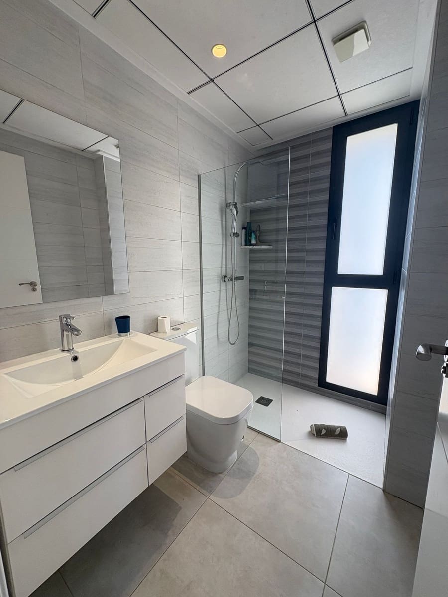 Chalet de 4 habitaciones en Villamartin en venta con piscina garaje - 399.000 € (Ref: 9733906)