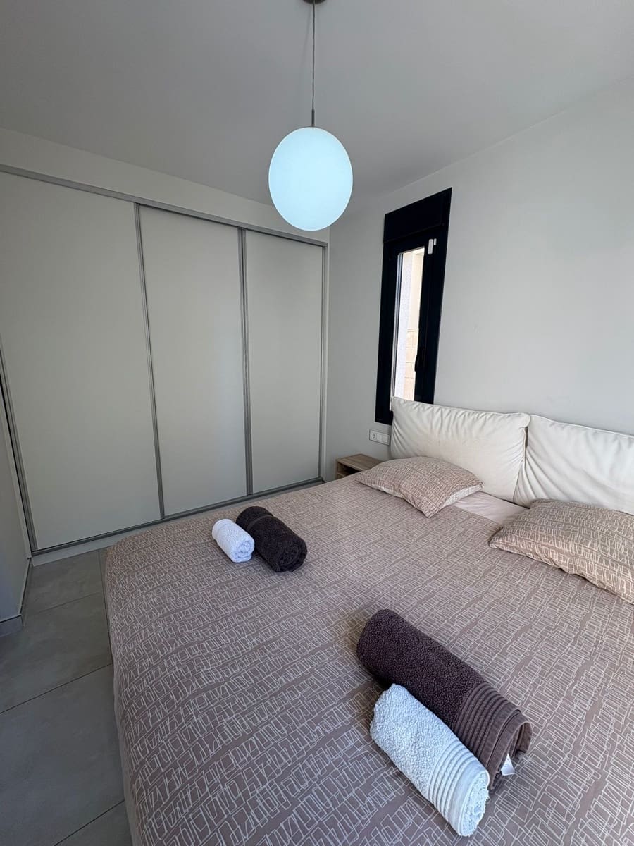 Chalet de 4 habitaciones en Villamartin en venta con piscina garaje - 399.000 € (Ref: 9733906)