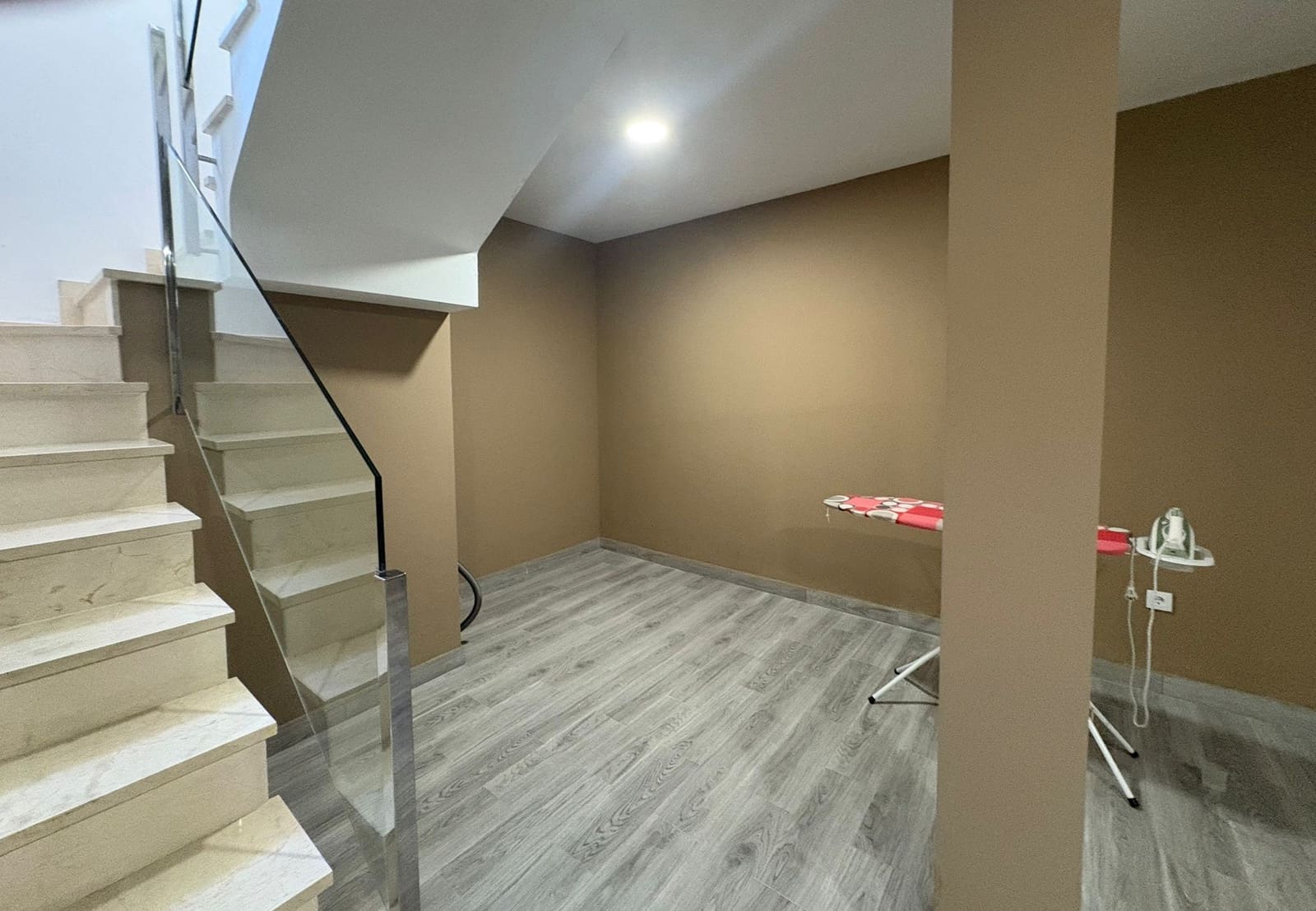 Chalet de 4 habitaciones en Villamartin en venta con piscina garaje - 399.000 € (Ref: 9733906)