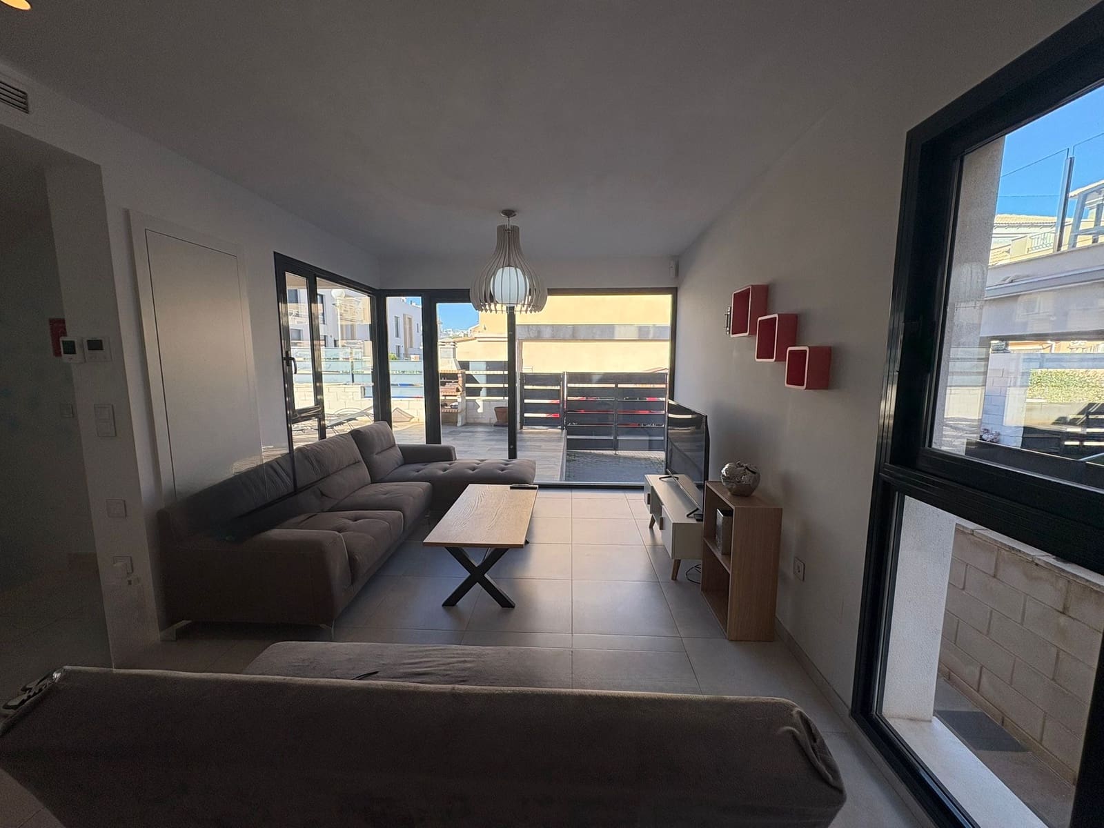 Chalet de 4 habitaciones en Villamartin en venta con piscina garaje - 399.000 € (Ref: 9733906)