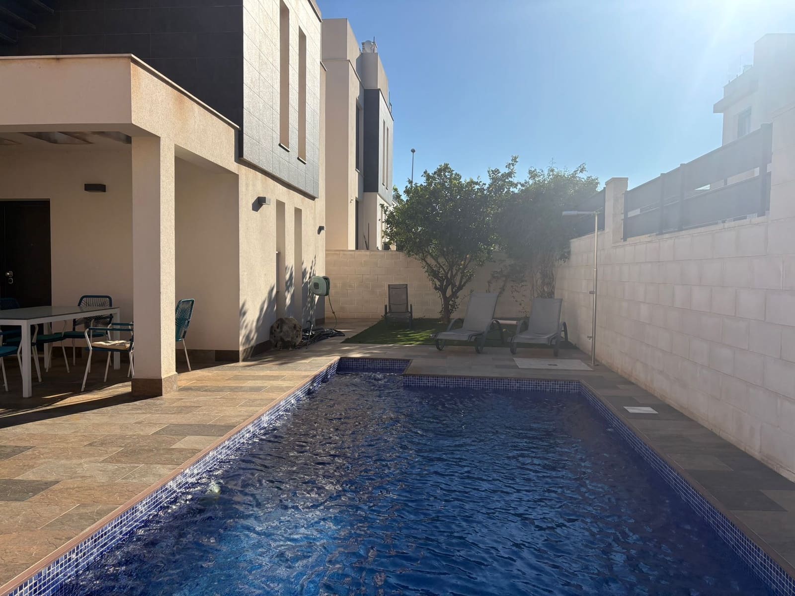 Chalet de 4 habitaciones en Villamartin en venta con piscina garaje - 399.000 € (Ref: 9733906)