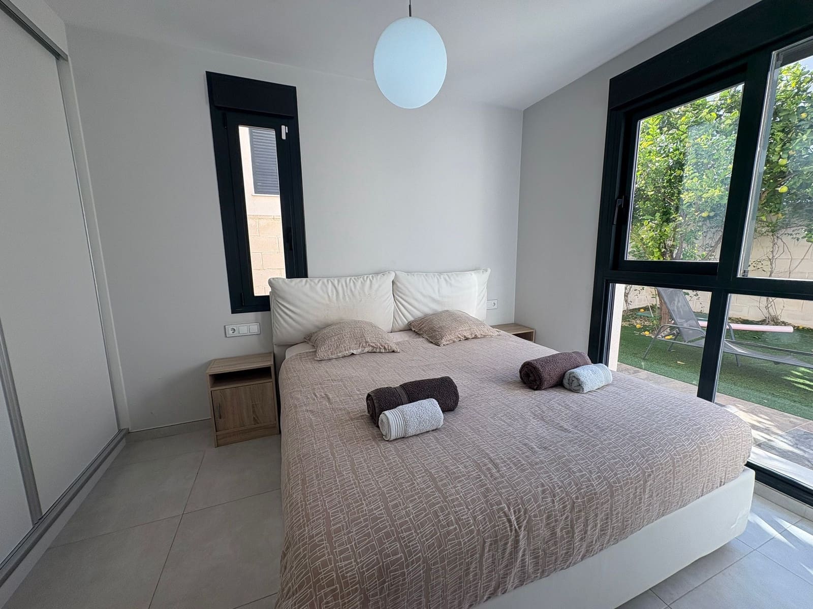 Chalet de 4 habitaciones en Villamartin en venta con piscina garaje - 399.000 € (Ref: 9733906)