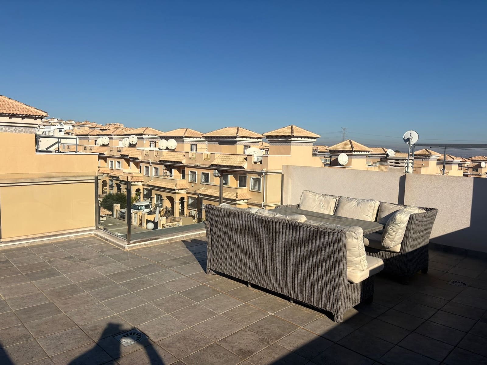 Chalet de 4 habitaciones en Villamartin en venta con piscina garaje - 399.000 € (Ref: 9733906)