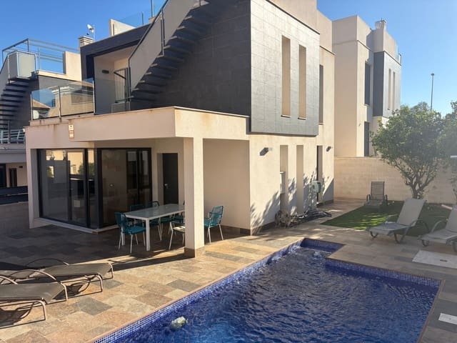 Chalet de 4 habitaciones en Villamartin, Orihuela en venta con piscina garaje - 399.000 € (Ref: 9733906)