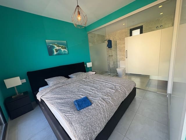 Chalet de 4 habitaciones en Villamartin, Orihuela en venta con piscina garaje - 399.000 € (Ref: 9733906)