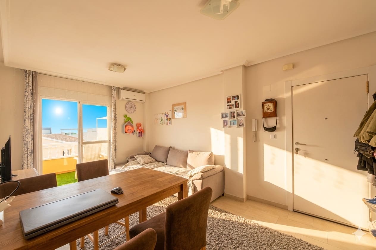 2 bedroom Apartment for sale in Cabo Roig with pool - € 126,000 (Ref: 9737285)