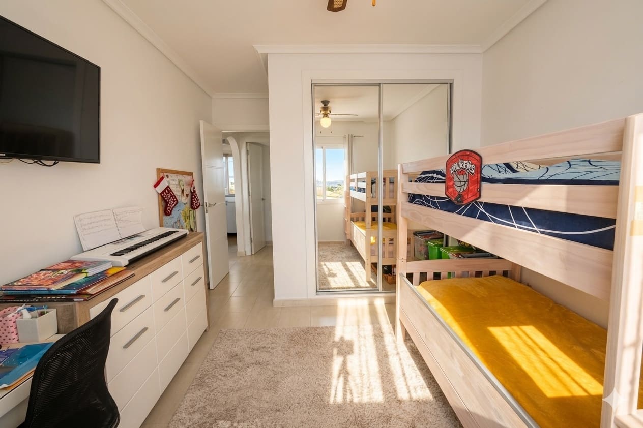 2 bedroom Apartment for sale in Cabo Roig with pool - € 126,000 (Ref: 9737285)