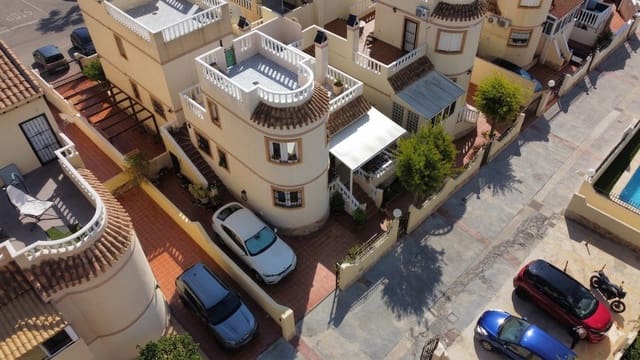 3 soveværelse Villa til salg i Playa Flamenca, Orihuela med swimmingpool garage - € 229.995 (Ref: 9747277)