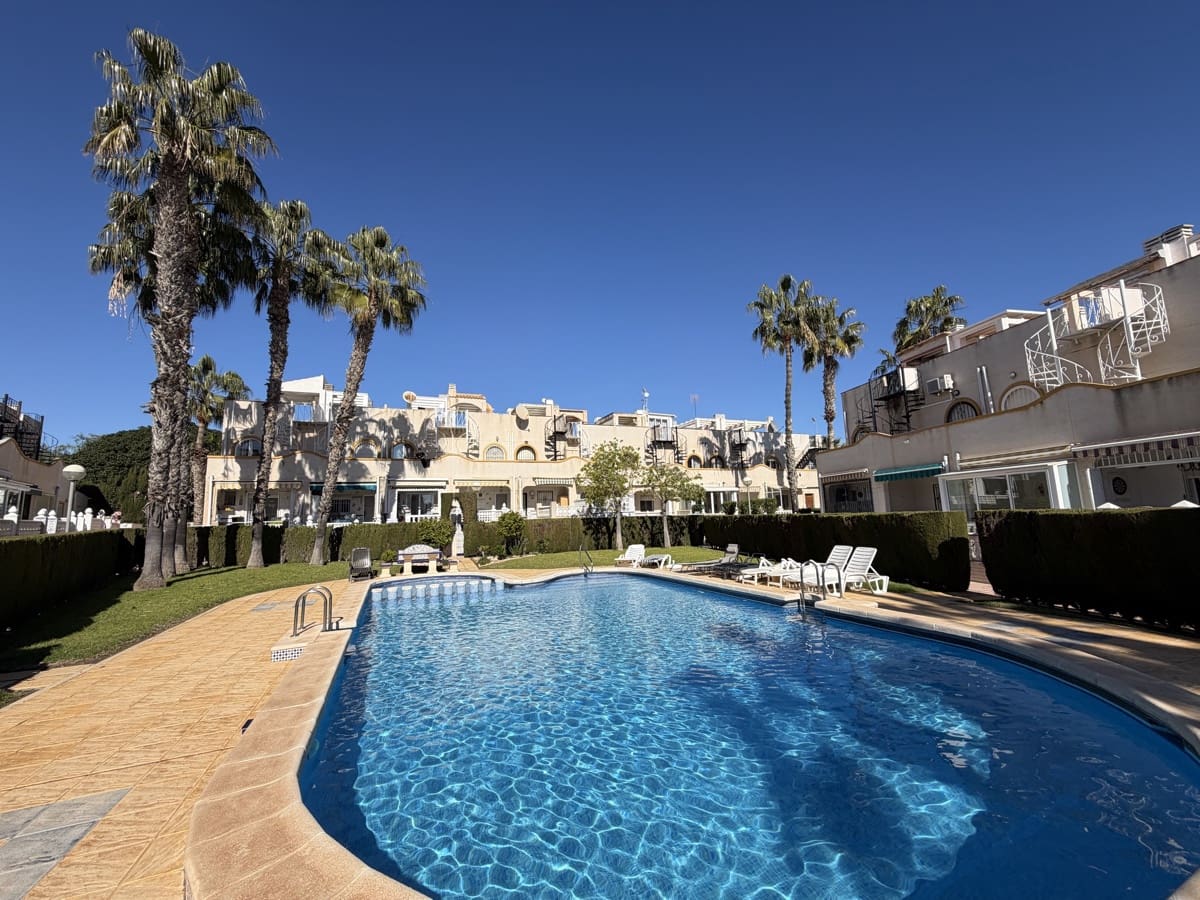 2 bedroom Villa for sale in Playa Flamenca with pool - € 169,995 (Ref: 9770971)