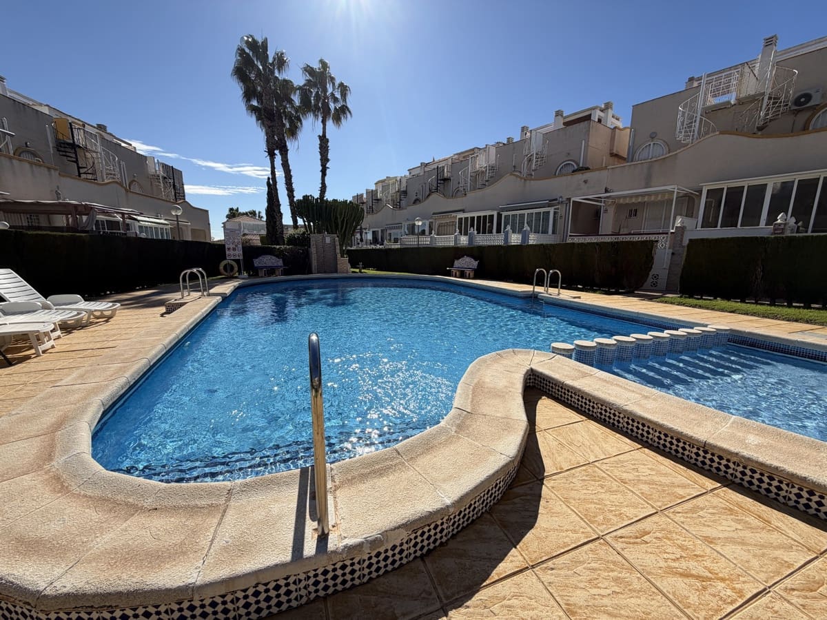 2 bedroom Villa for sale in Playa Flamenca with pool - € 169,995 (Ref: 9770971)