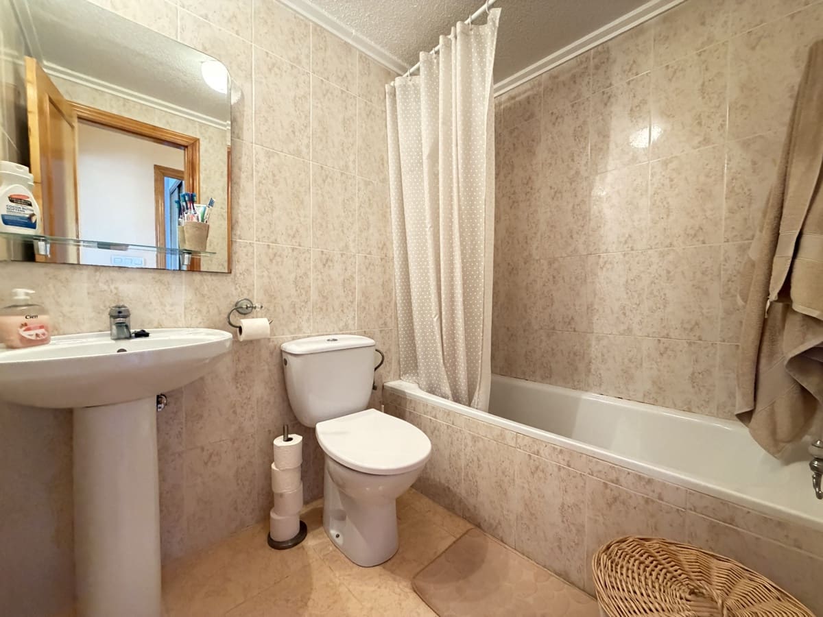 2 soveværelse Bungalow til salg i Villamartin med swimmingpool - € 139.995 (Ref: 9770972)