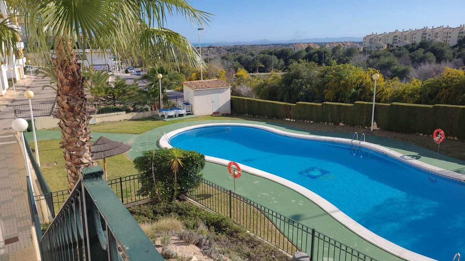 2 chambre Penthouse à vendre à Villamartin avec piscine - 195 000 € (Ref: 9770974)