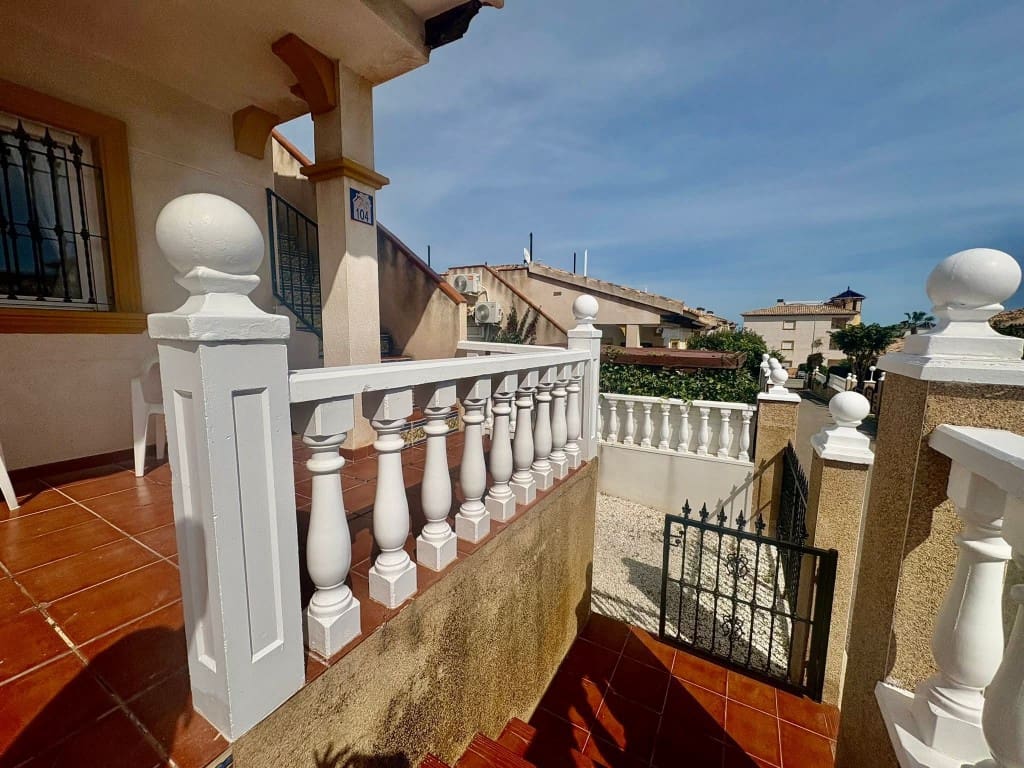 2 chambre Villa/Maison à vendre à Villamartin avec piscine garage - 174 000 € (Ref: 9771837)