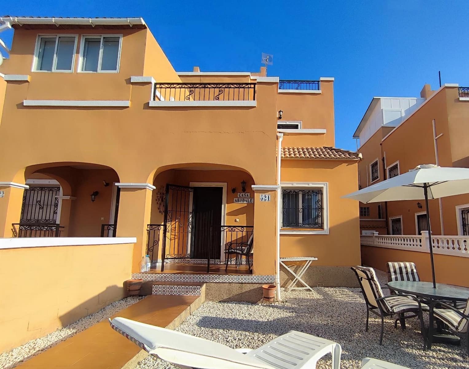 3 Zimmer Villa zu verkaufen in Playa Flamenca mit Pool Garage - 215.000 € (Ref: 9772004)